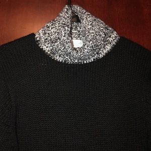 Maria Gabrielle Women’s Black & White Turtleneck